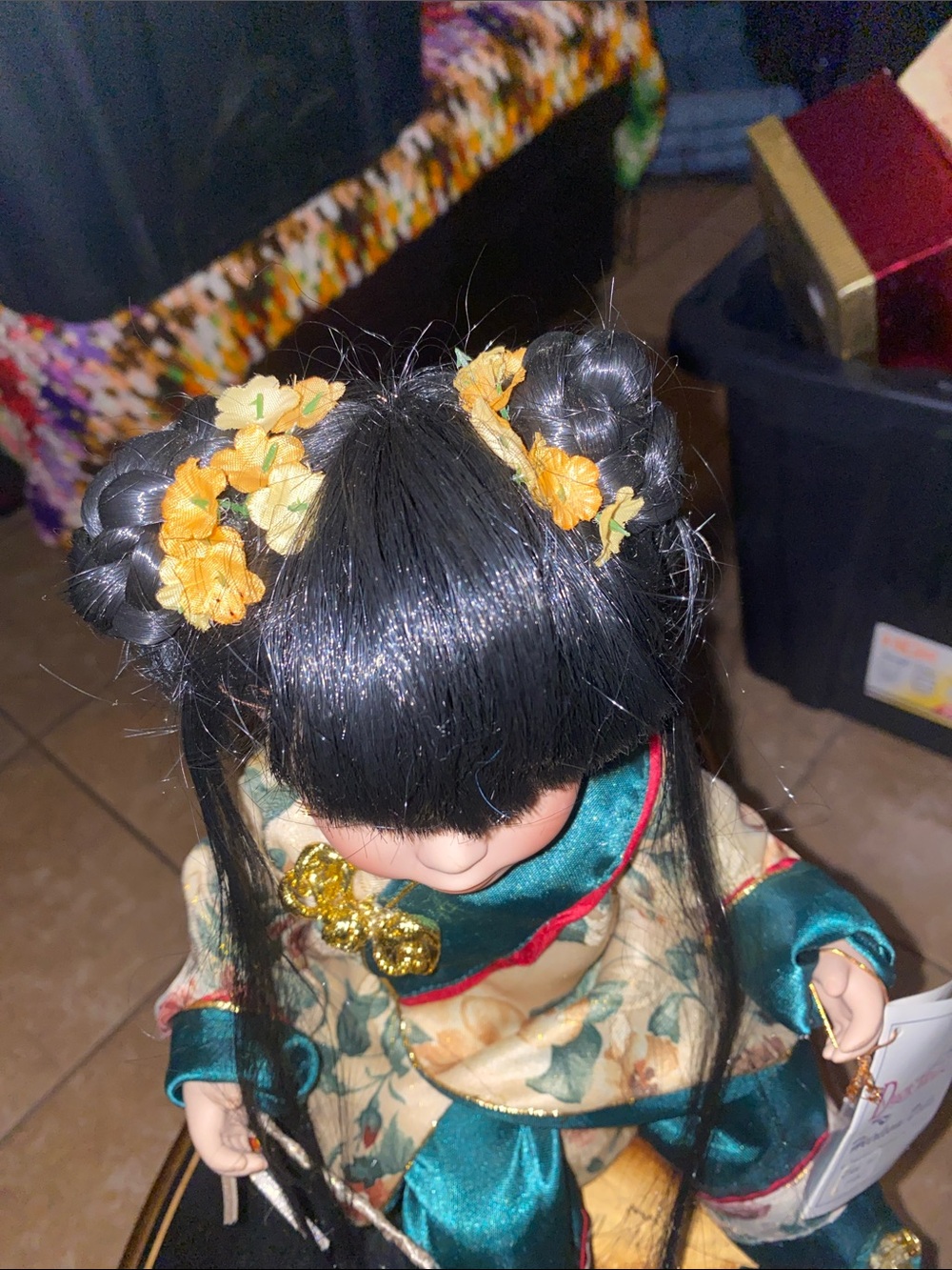 Duck House Heirloom Dolls porcelain doll - Picture 5 of 8